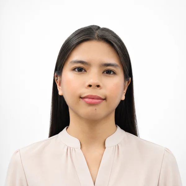Alexa Columna 老師照片
