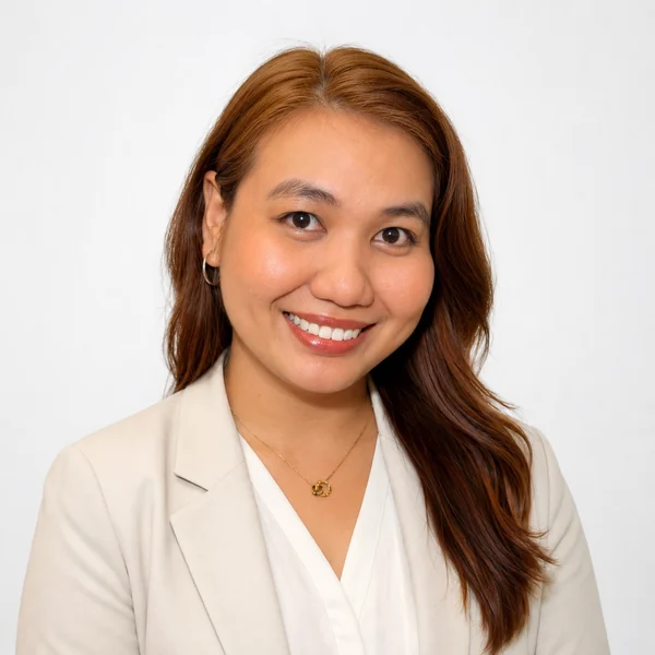Alyn Mae Emnacen 老師照片